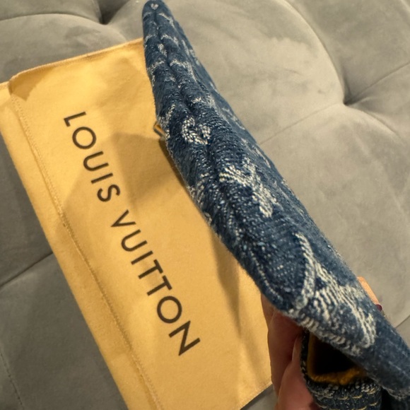 Louis Vuitton Blue Denim Monogram Clutch Push Lock Pochette Plat - Picture 6 of 16